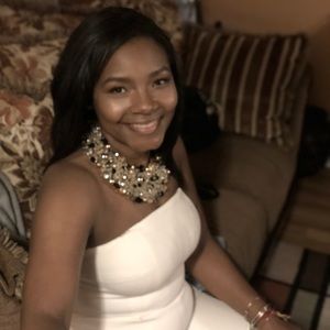 Meet your Posher, Danielle